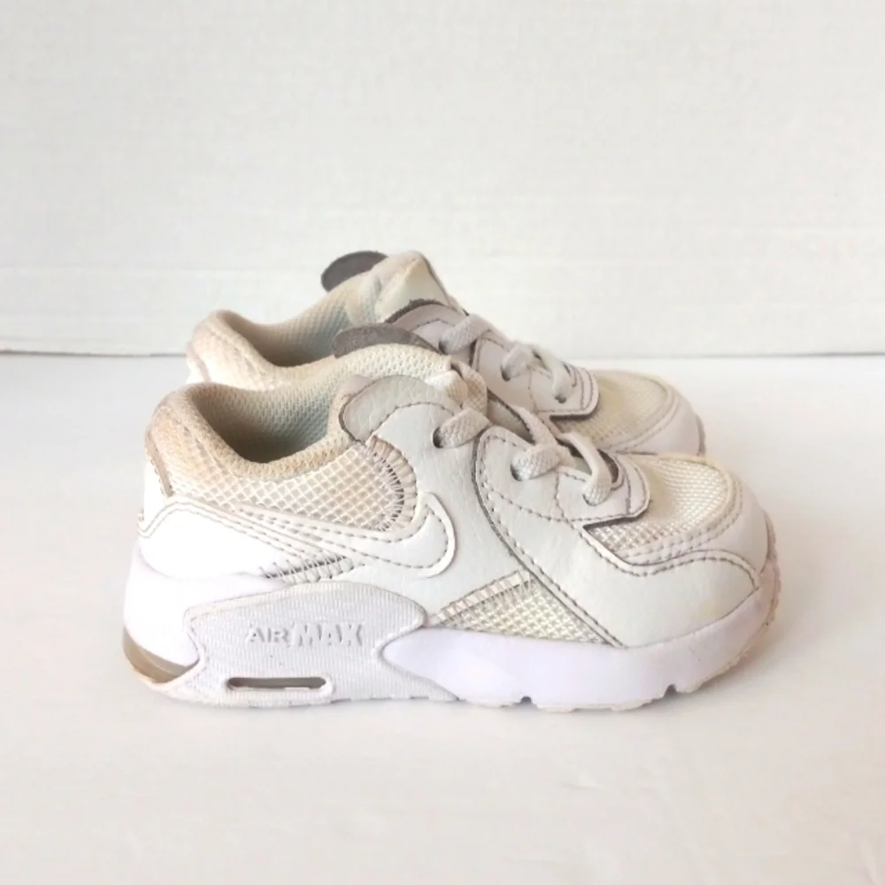 Nike Air Max Child size 6 slip on sneakers